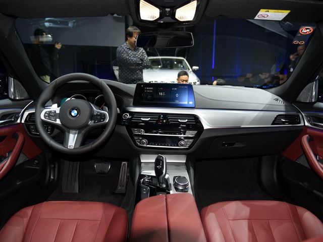 Chi tiết xe sang khiến nhiều người phát thèm BMW 5-Series Li 2017 - Ảnh 10.