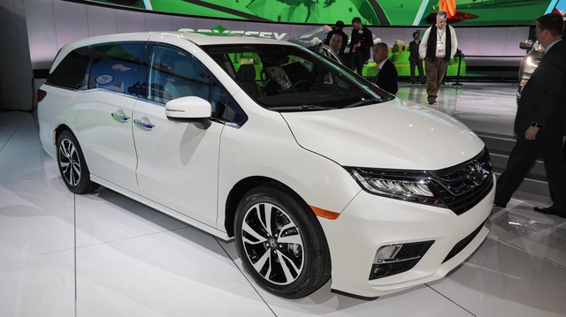 Honda Odyssey 2018 với thiết kế khác xe ở Việt Nam chính thức được vén màn