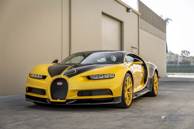 Bugatti Chiron đến Mỹ với giá 3 triệu USD và cản va sau không giống ai được làm đẹp - Ảnh 3.