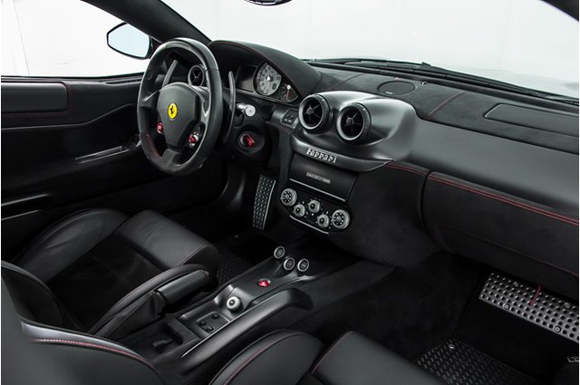 Chất từng đồng với mức giá rao bán của hàng hiếm Ferrari 599 GTO đã qua sử dụng - Ảnh 10. Chất từng đồng với mức giá rao bán của hàng hiếm Ferrari 599 GTO đã qua sử dụng - Ảnh 10.