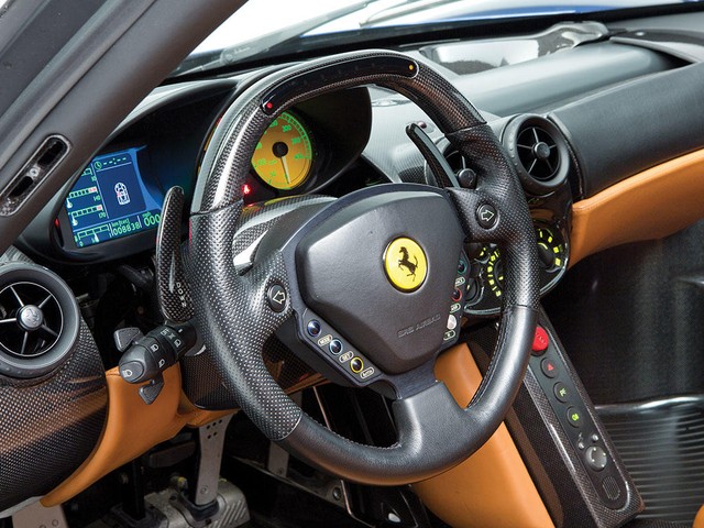 Hàng hiếm Ferrari Enzo với màu sơn cực độc được bán với giá 53,6 tỷ Đồng - Ảnh 10.