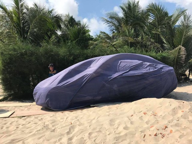 Kỷ niệm ngày cưới, Minh Nhựa tặng xe sang Jaguar XF cho vợ - Ảnh 3.