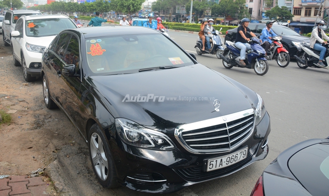 Bộ đôi BMW i8 cùng dàn xe sang tiền tỷ rước dâu tại Sài thành - Ảnh 21.