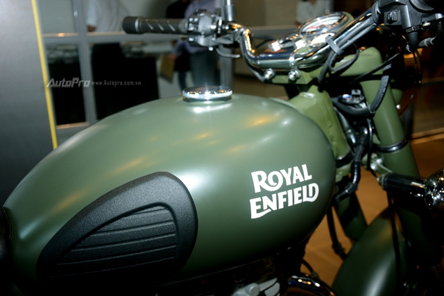 Làm quen với Royal Enfield Classic 500 có màu sơn xanh quân đội - Ảnh 12.