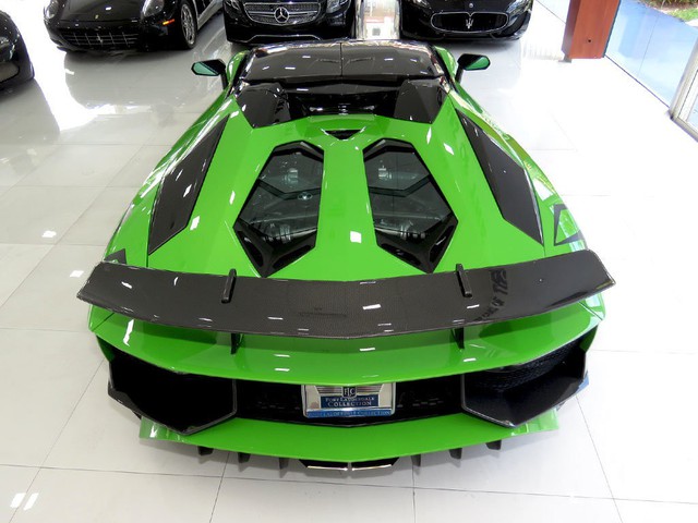 Lamborghini Aventador SV Roadster màu độc nhất thế giới tìm chủ mới - Ảnh 14. Lamborghini Aventador SV Roadster màu độc nhất thế giới tìm chủ mới - Ảnh 14.
