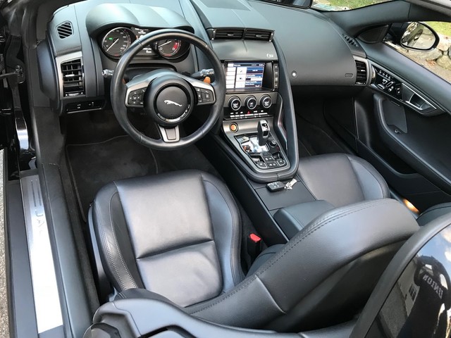 Báo đen Jaguar F-Type V8 S được rao bán ngang giá Honda Civic - Ảnh 4.