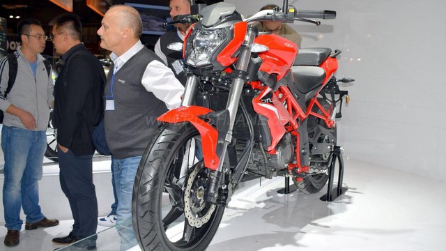 Benelli BN125 - Naked bike cho người mới chơi mô tô