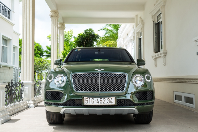 Cận cảnh Bentley Bentayga cá nhân hóa độc nhất Việt Nam - Ảnh 1.