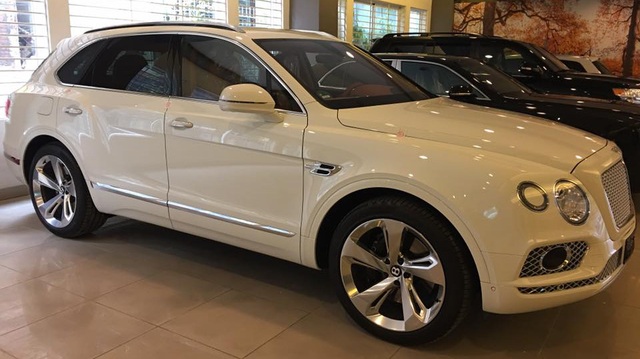 Tay chơi miền Trung "đập hộp" Bentley Bentayga hơn 20 tỷ Đồng