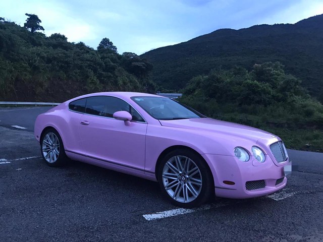 Cư dân mạng xôn xao với chiếc Bentley Continental GT màu hồng có giá rao bán hơn 1 tỷ Đồng - Ảnh 2.