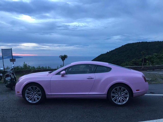 Cư dân mạng xôn xao với chiếc Bentley Continental GT màu hồng có giá rao bán hơn 1 tỷ Đồng - Ảnh 4.