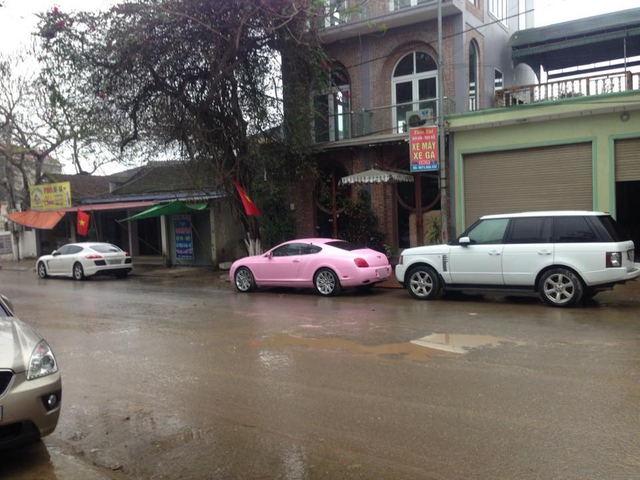 Bentley Continental GT màu hồng đầu quân về đội Đà Nẵng - Ảnh 3.