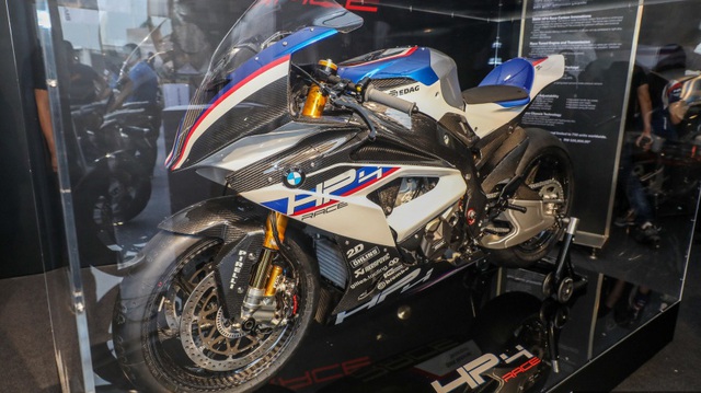 Mô tô siêu nhẹ và công nghệ cao BMW HP4 Race có mặt tại Đông Nam Á, giá từ 2,8 tỷ Đồng