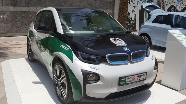 Cảnh sát Dubai tậu xe điện BMW i3