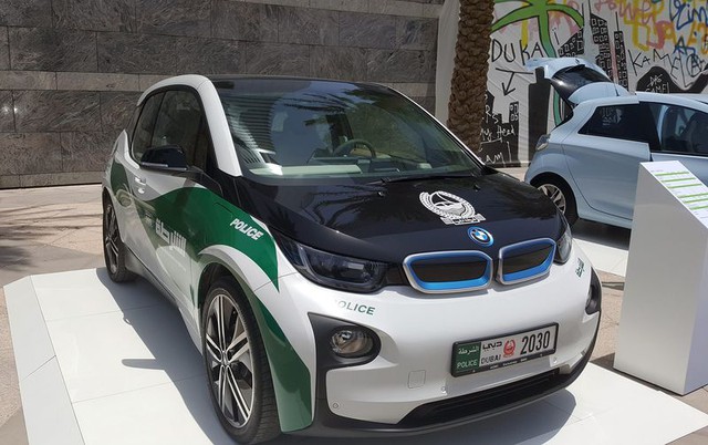Cảnh sát Dubai tậu xe điện BMW i3 - Ảnh 6.