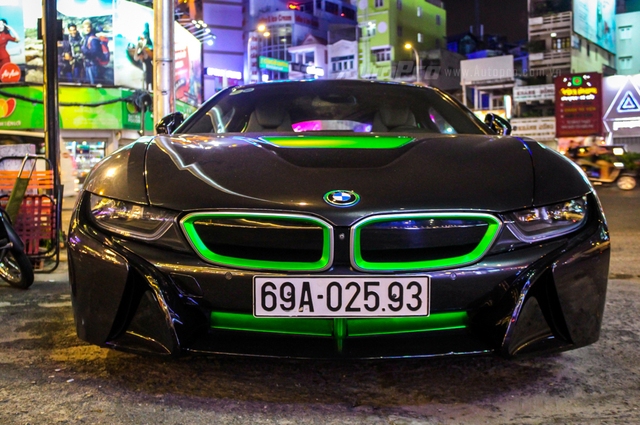 BMW i8 của thiếu gia Cà Mau xuất hiện tại Sài thành - Ảnh 4.