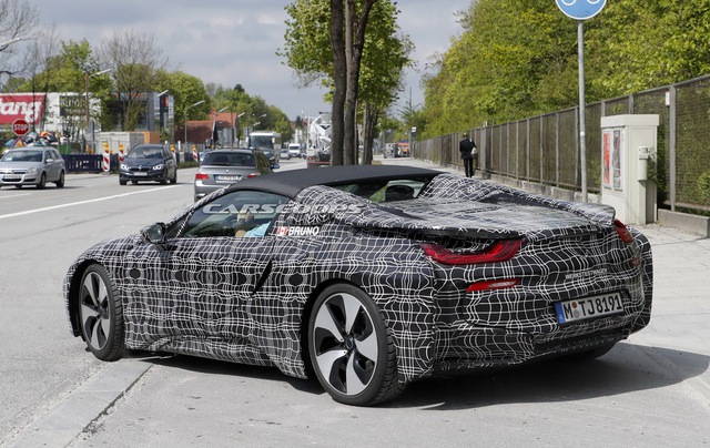 Phiên bản mui trần của hàng hot BMW i8 tại thị trường Việt Nam dự kiến sẽ ra mắt vào tháng 11 - Ảnh 4. Phiên bản mui trần của hàng hot BMW i8 tại thị trường Việt Nam dự kiến sẽ ra mắt vào tháng 11 - Ảnh 4.