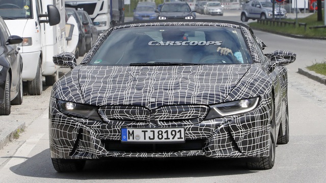 Phiên bản mui trần của hàng "hot" BMW i8 tại thị trường Việt Nam dự kiến sẽ ra mắt vào tháng 11