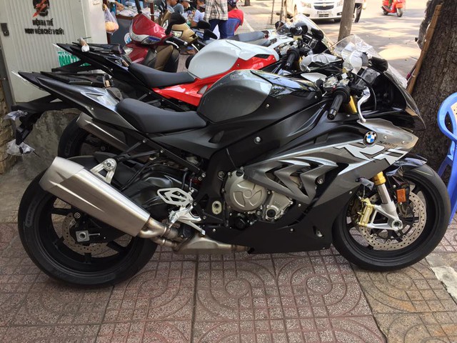 Lô hàng BMW S1000RR 2017 đầu tiên xuất hiện tại Việt Nam - Ảnh 5. Lô hàng BMW S1000RR 2017 đầu tiên xuất hiện tại Việt Nam - Ảnh 5.