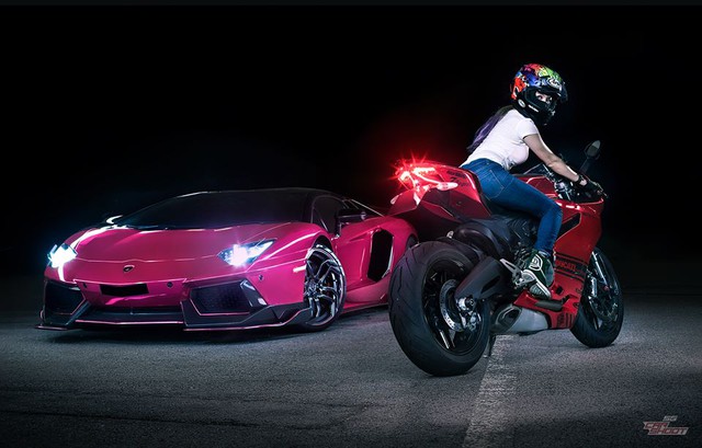 Mỹ nữ lái Ducati 899 Panigale thách đấu Lamborghini Aventador  - Ảnh 6.