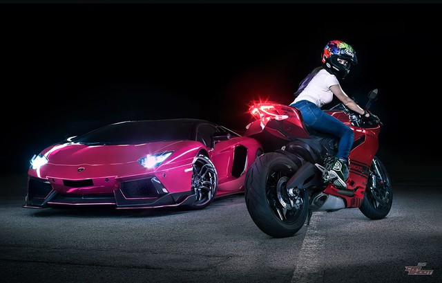 Mỹ nữ lái Ducati 899 Panigale thách đấu Lamborghini Aventador - Ảnh 6. Mỹ nữ lái Ducati 899 Panigale thách đấu Lamborghini Aventador - Ảnh 6.