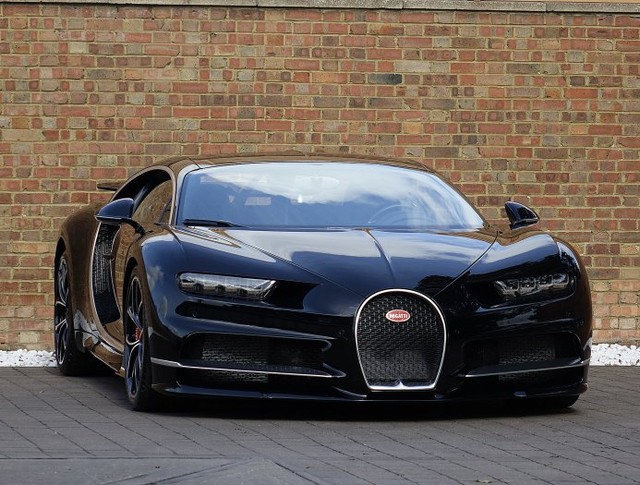 Vẻ đẹp của siêu phẩm Bugatti Chiron đầu tiên rao bán tại Anh - Ảnh 4.