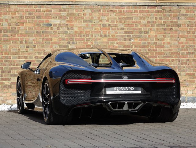 Vẻ đẹp của siêu phẩm Bugatti Chiron đầu tiên rao bán tại Anh - Ảnh 6.