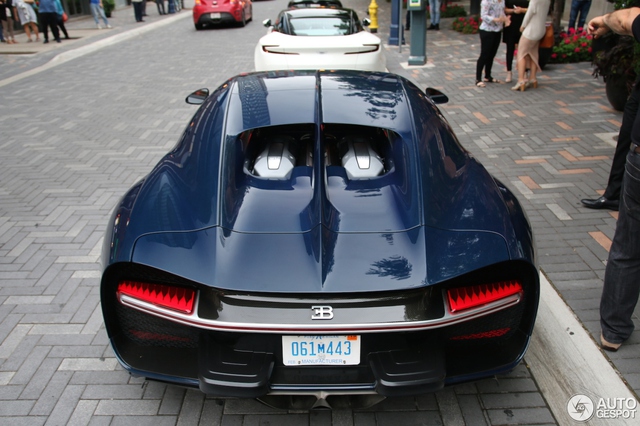 Siêu phẩm Bugatti Chiron đầu tiên cập bến Canada - Ảnh 9.