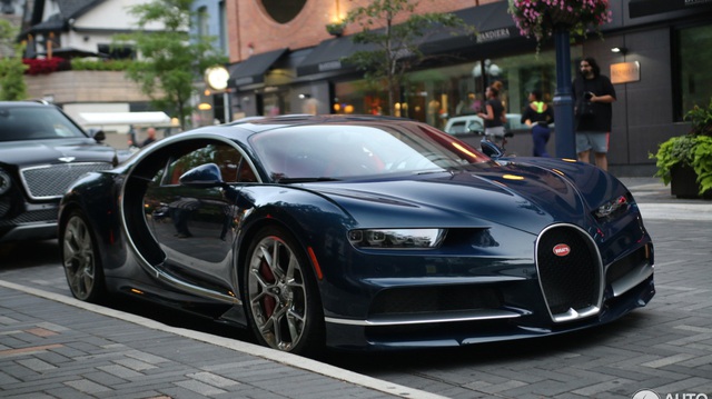 "Siêu phẩm" Bugatti Chiron đầu tiên cập bến Canada