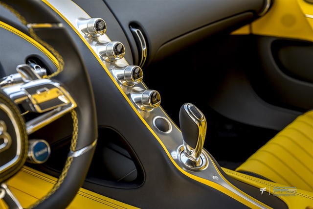 Bugatti Chiron đến Mỹ với giá 3 triệu USD và cản va sau không giống ai được làm đẹp - Ảnh 11.