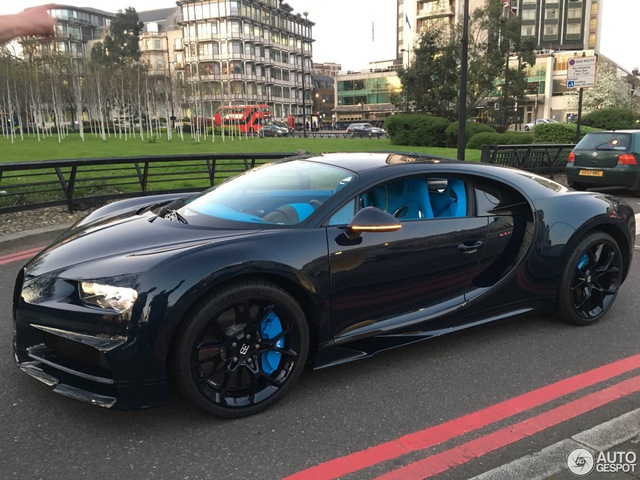 Vẻ đẹp của siêu xe 2,5 triệu USD, Bugatti Chiron đầu tiên tại Anh quốc - Ảnh 6.