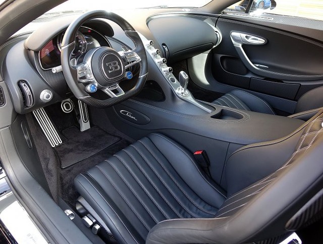Bugatti Chiron đã qua sử dụng được rao bán với giá 4,78 triệu USD - Ảnh 4.