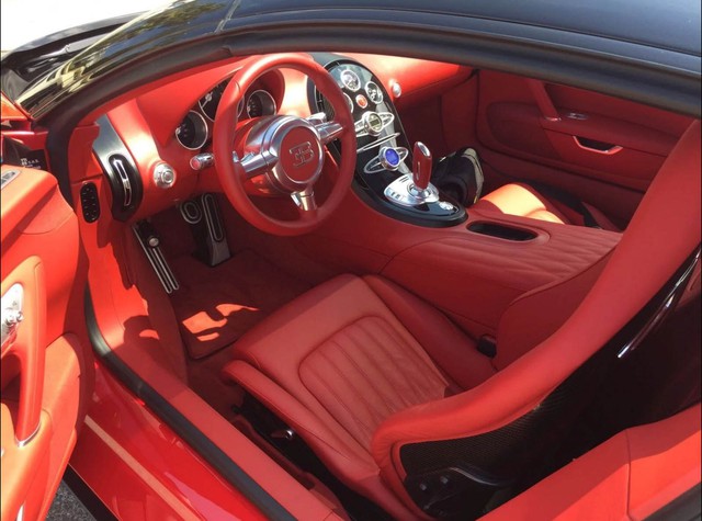 Bugatti Veyron Grand Sport đỏ rực 8 tuổi rao bán gần 39 tỷ Đồng - Ảnh 8.