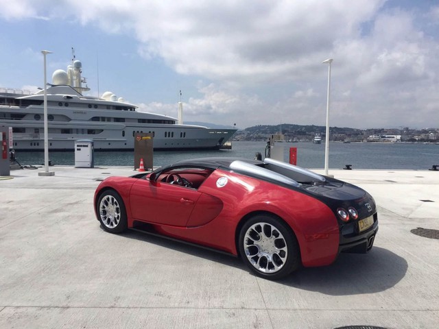 Bugatti Veyron Grand Sport đỏ rực 8 tuổi rao bán gần 39 tỷ Đồng - Ảnh 6.