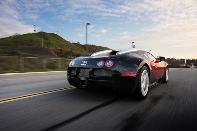 “Vua xe mui trần Bugatti Veyron Grand Sport chuẩn bị lên sàn - Ảnh 7.