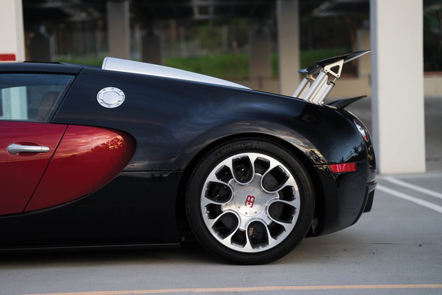“Vua xe mui trần Bugatti Veyron Grand Sport chuẩn bị lên sàn - Ảnh 8.