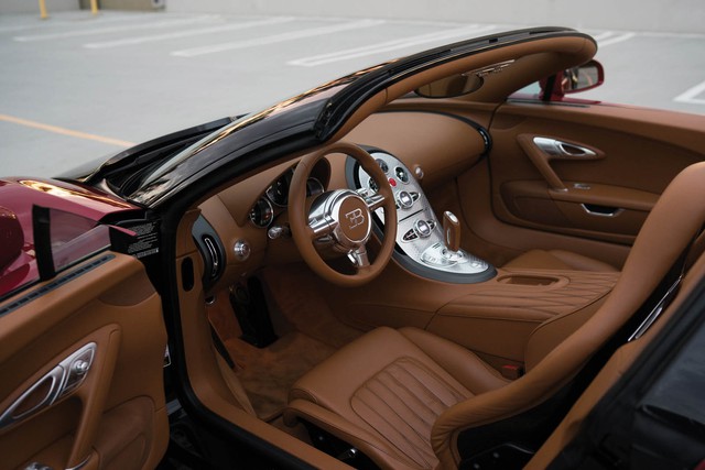 “Vua xe mui trần Bugatti Veyron Grand Sport chuẩn bị lên sàn - Ảnh 9.