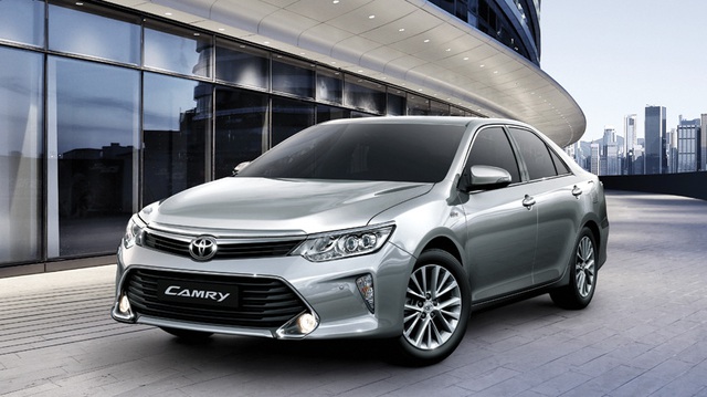 Toyota Camry 2017 ra mắt Việt Nam, thay đổi nhẹ nhàng, giá rẻ hơn đáng kể