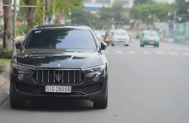 Cặp đôi Maserati 14 tỷ Đồng khoe dáng trên phố Sài thành - Ảnh 12.