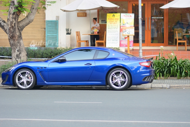 Cặp đôi Maserati 14 tỷ Đồng khoe dáng trên phố Sài thành - Ảnh 6.