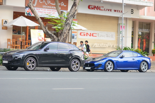 Cặp đôi Maserati 14 tỷ Đồng khoe dáng trên phố Sài thành - Ảnh 2.