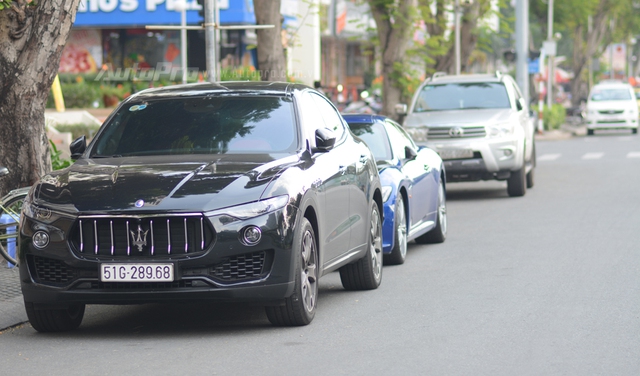Cặp đôi Maserati 14 tỷ Đồng khoe dáng trên phố Sài thành - Ảnh 15.