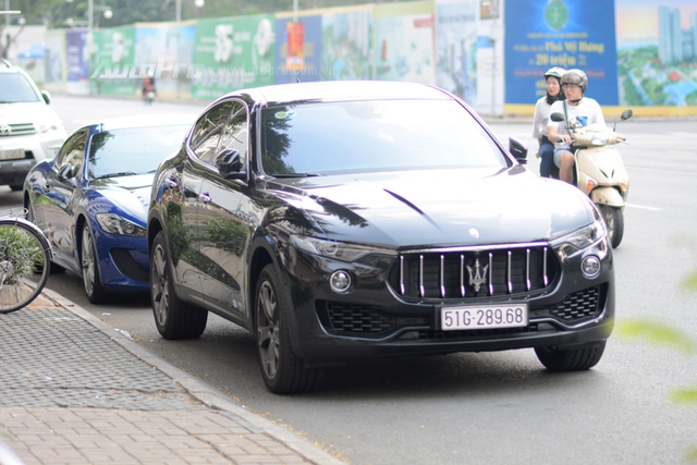 Cặp đôi Maserati 14 tỷ Đồng khoe dáng trên phố Sài thành - Ảnh 3.
