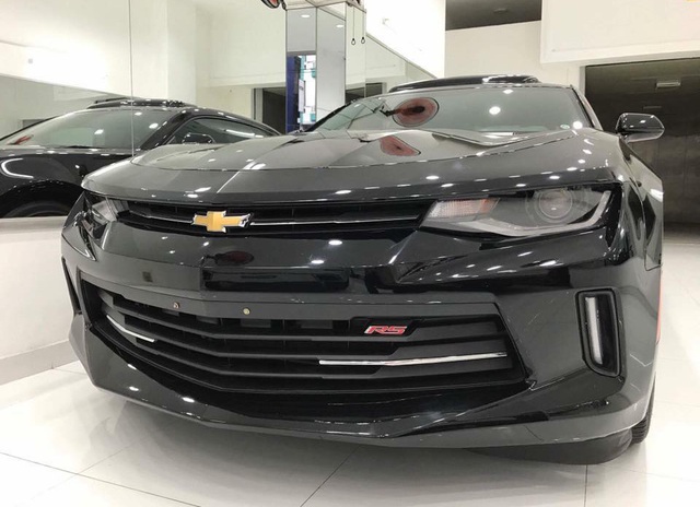 Thêm hàng hiếm Chevrolet Camaro RS 2017 được đưa về nước, trang bị thêm mâm độ của Ruff - Ảnh 4.