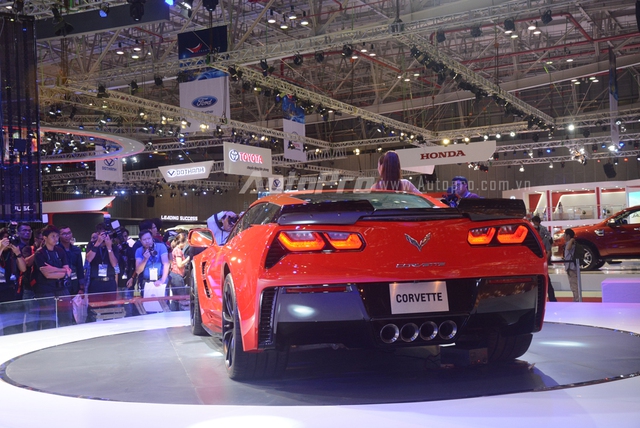 Chevrolet Corvette Grand Sport 2017: Hồn Z06, tim bản tiêu chuẩn Stingray - Ảnh 8. Chevrolet Corvette Grand Sport 2017: Hồn Z06, tim bản tiêu chuẩn Stingray - Ảnh 8.