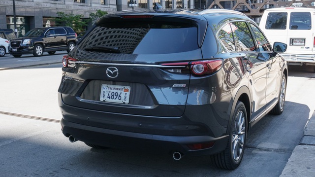 Bắt gặp crossover 3 hàng ghế Mazda CX-8 hoàn toàn mới trên đường phố
