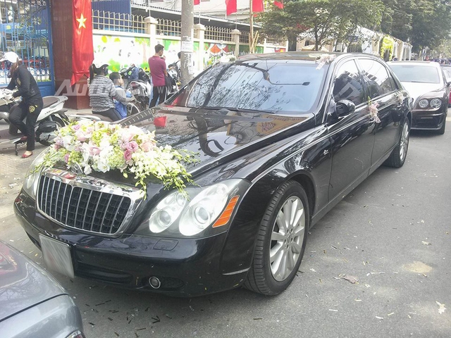 Chồng sắp cưới tặng Rolls-Royce Wraith 35 tỷ Đồng cho Hoa hậu Thu Ngân - Ảnh 1.