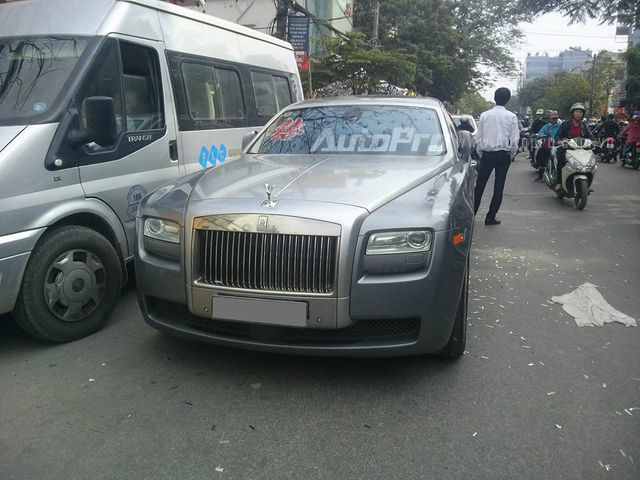 Chồng sắp cưới tặng Rolls-Royce Wraith 35 tỷ Đồng cho Hoa hậu Thu Ngân - Ảnh 10.