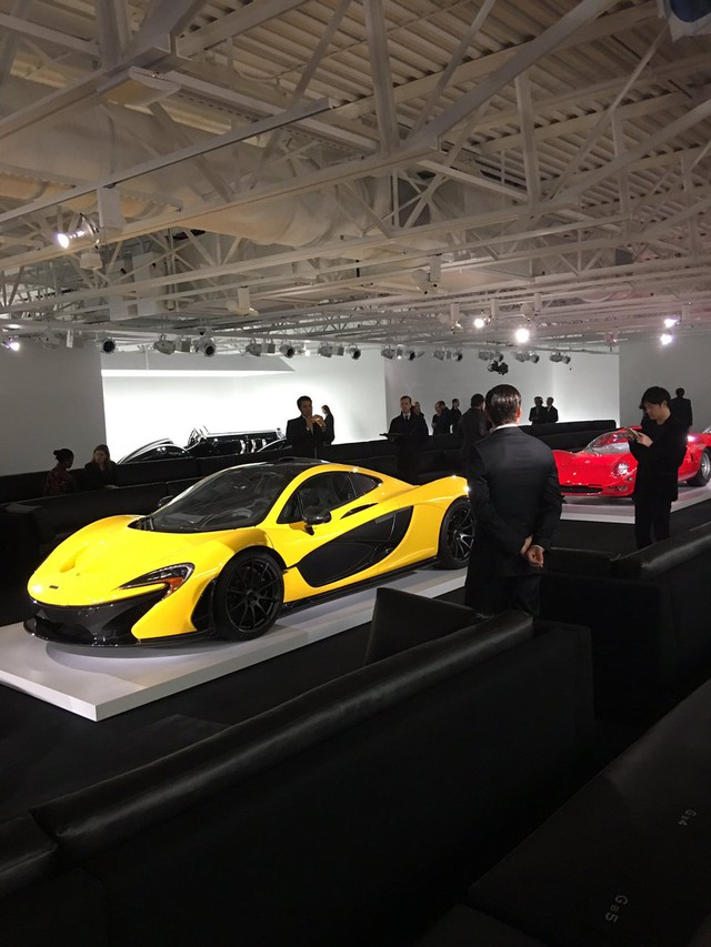 Hàng chục siêu xe từ cổ chí kim xuất hiện trong buổi giới thiệu bộ sưu tập mới nhất của Ralph Lauren - Ảnh 4.