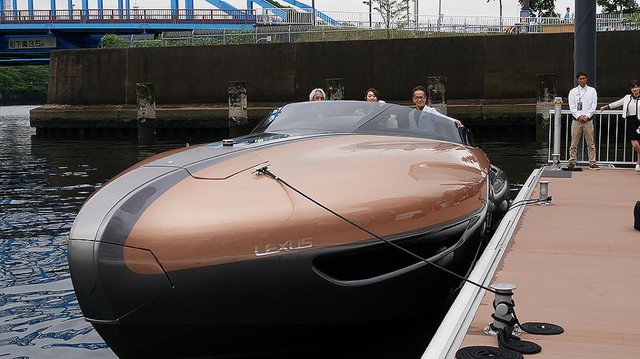 Lexus giới thiệu du thuyền làm từ sợi carbon như siêu xe LFA - Ảnh 1.